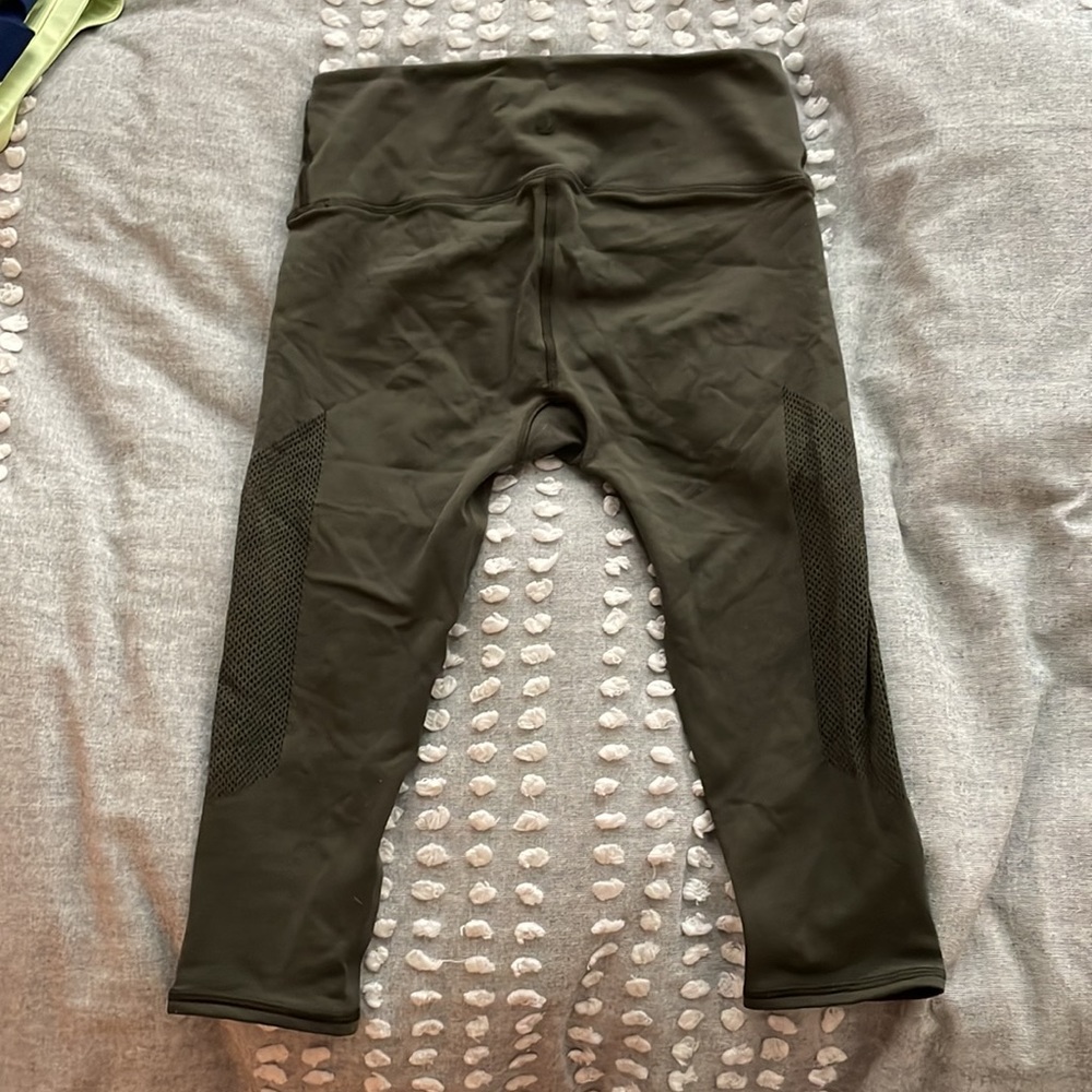 Lululemon seamless crop leggings - Picture 2 of 4